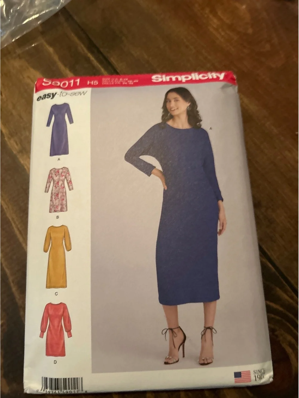 Simplicity Easy-to-Sew Sewing Pattern 9011 for Women's Dress